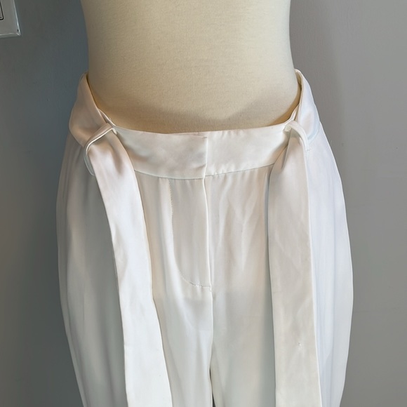 NWT — BIEGE & COCO — White Straight Legged Pant w/ adjustable belt - Picture 4 of 6